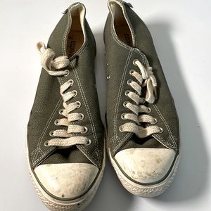 Converse low top Hemp Hunter green Size 11 Chuck Taylors.  Good shape